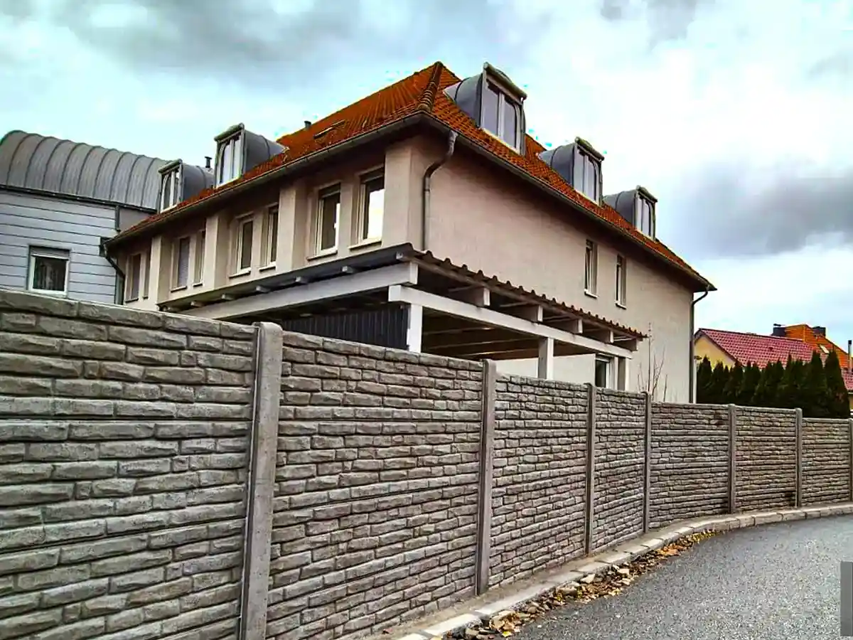 Betonzaun Montage Berlin – Miko Beton Zaun Realisierung