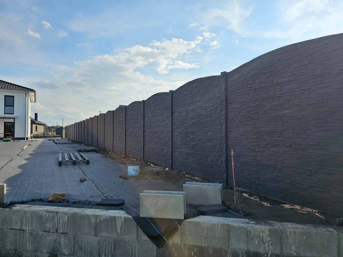 Betonzaun Projekt Modell 38 – Miko Beton Zaun