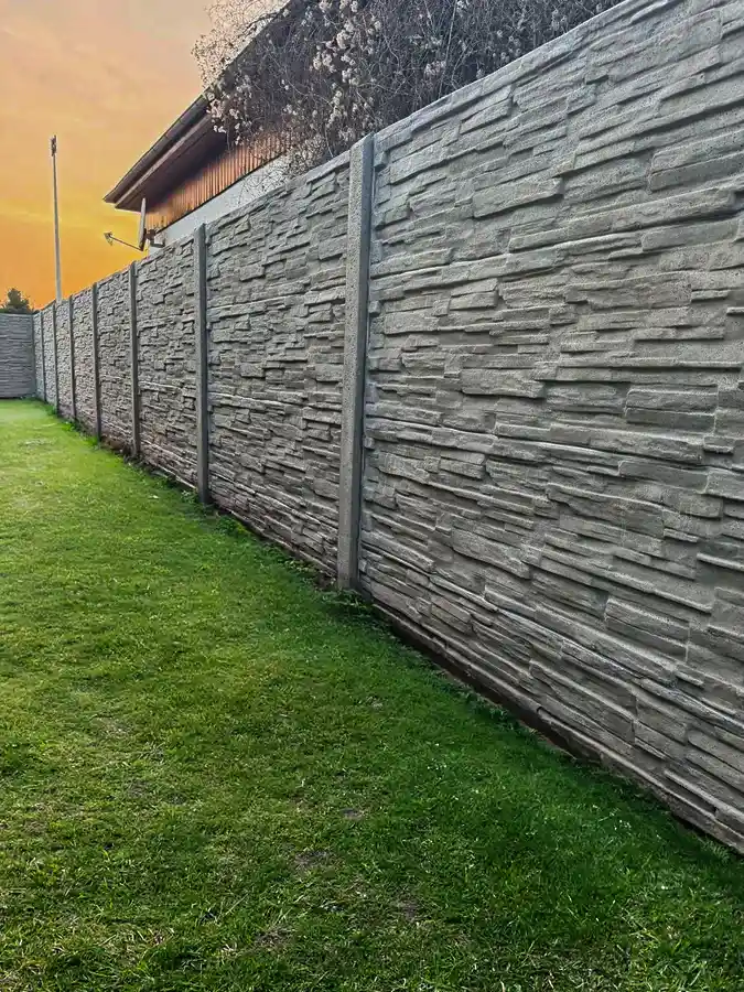 Betonzaun Montage – Miko Beton Zaun Realisierung 8