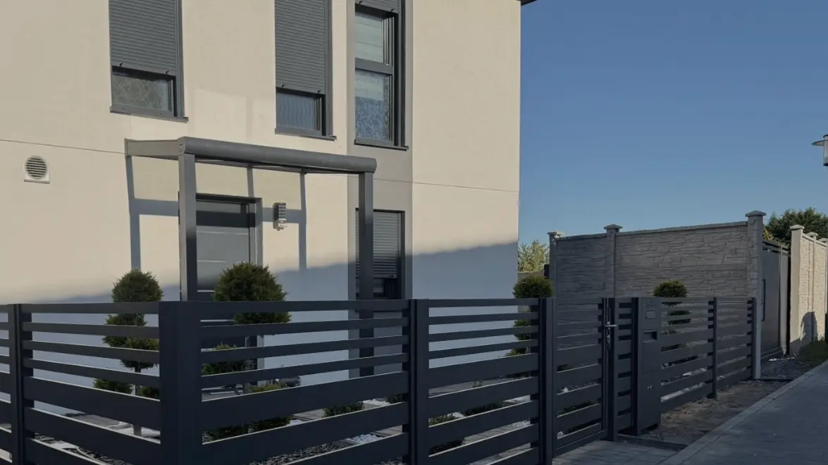 Stahltor passend zum Betonzaun Modell 6 – Miko Beton Zaun