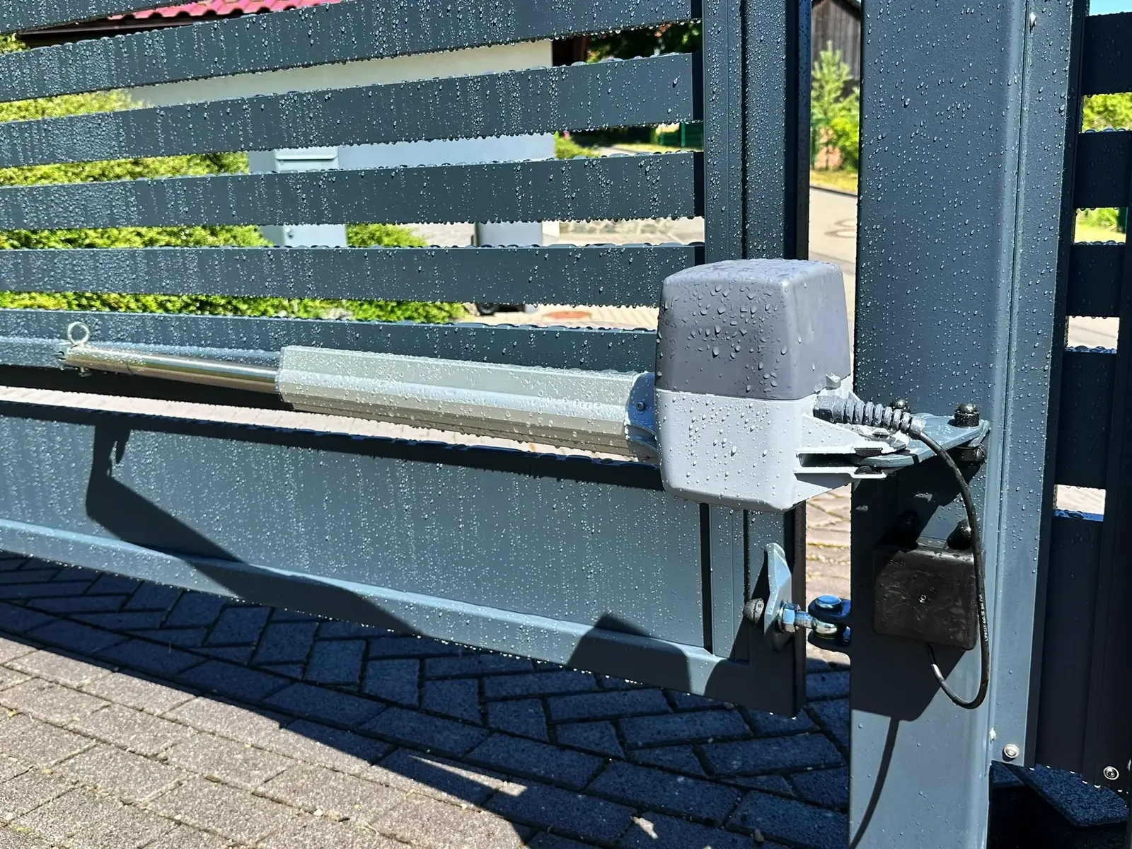 Stahltor passend zum Betonzaun Modell 9 – Miko Beton Zaun