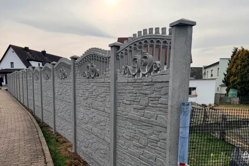Beidseitiger Betonzaun: wann lohnt sich diese Ausführung? – Miko Beton Zaun